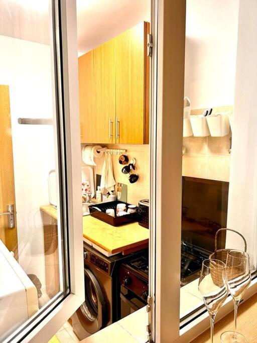 City View Studio In The Heart Of Bucharest Leilighet Eksteriør bilde